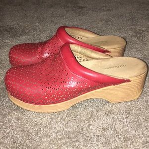 GH bass red leather clogs